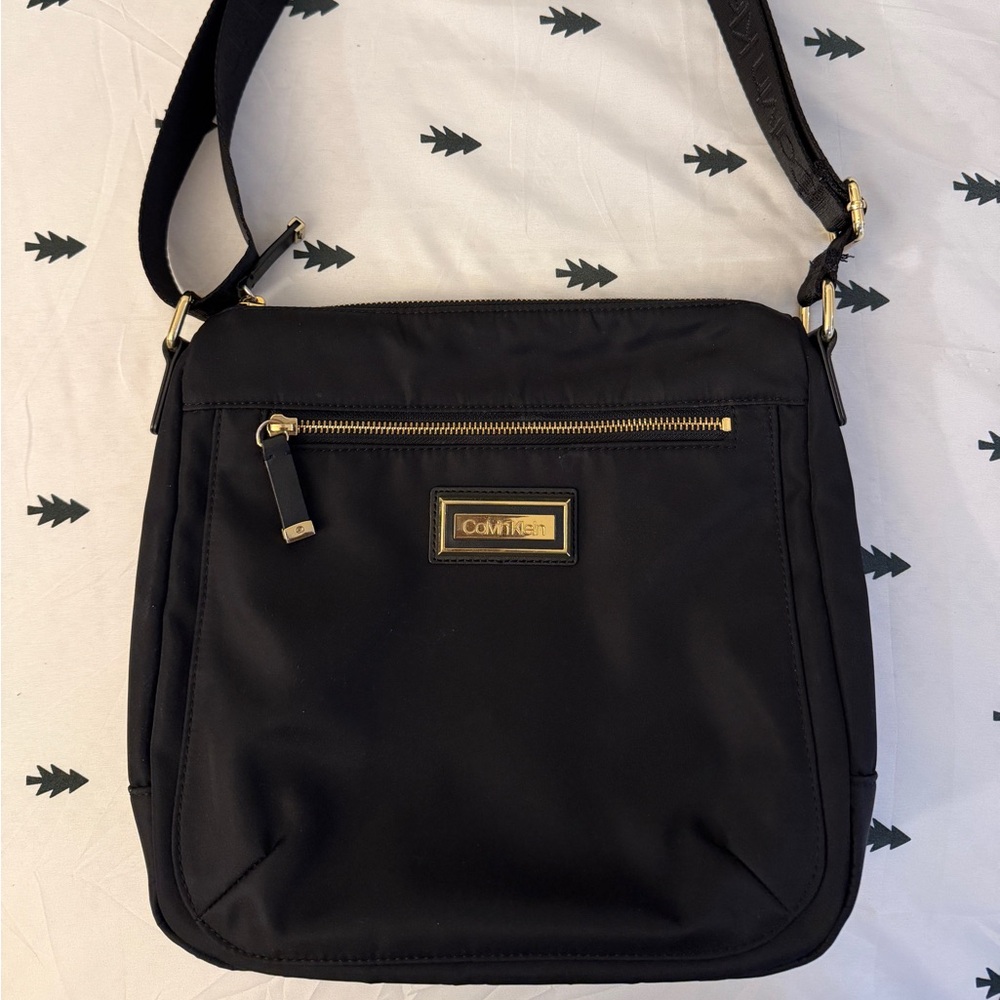 SOLD - Calvin Klein Black Crosbody Shoulder Bag - Picture 2 of 15